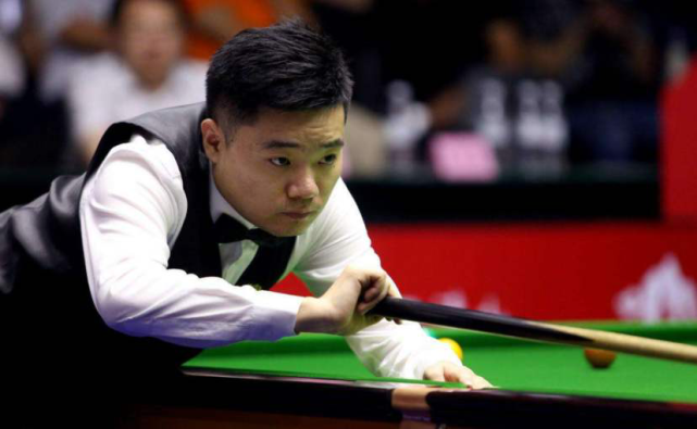 浓墨重彩的 浓墨重彩的